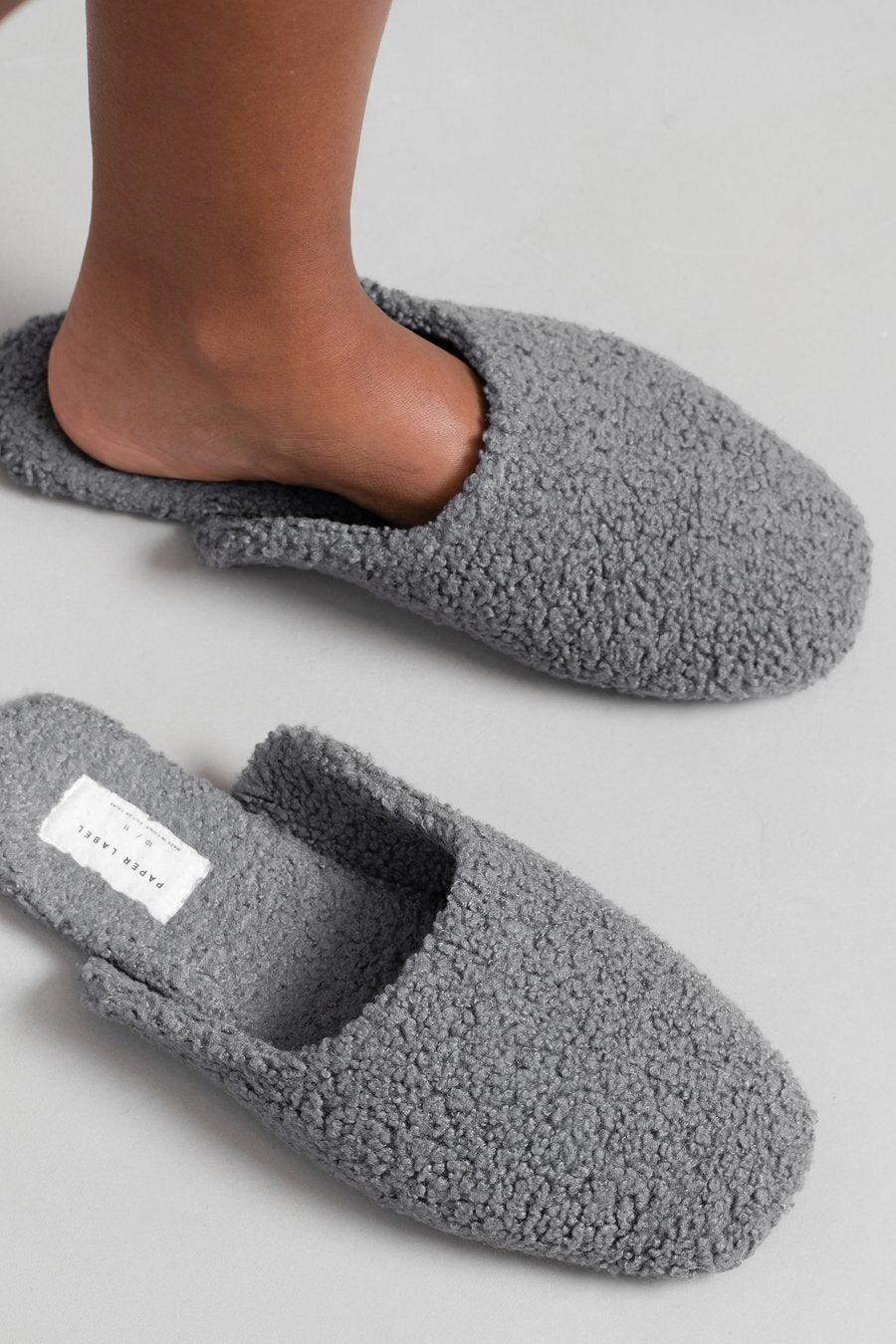 Paper Label Sherpa Slippers Grey